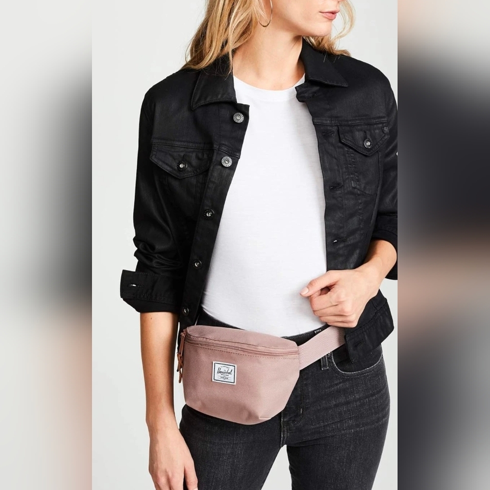 HERSCHEL SUPPLY CO NWOT Mauve Belt Bag